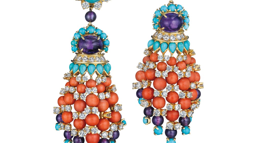 Global Accessories Industry Poised to Bring in $633 Billion by 2022