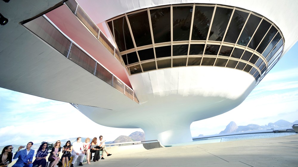 The atmosphere at the Niteròi Contemporary Art Museum where the show took place.