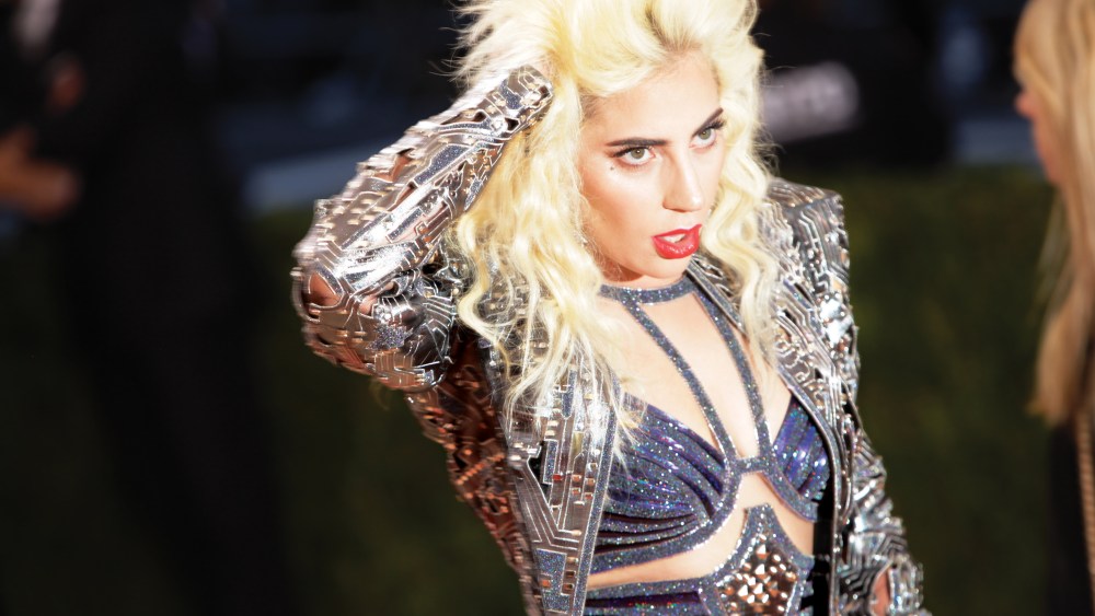 Lady Gaga in Atelier Versace.