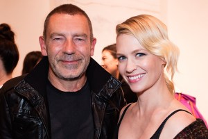 Tomas Maier and January Jones