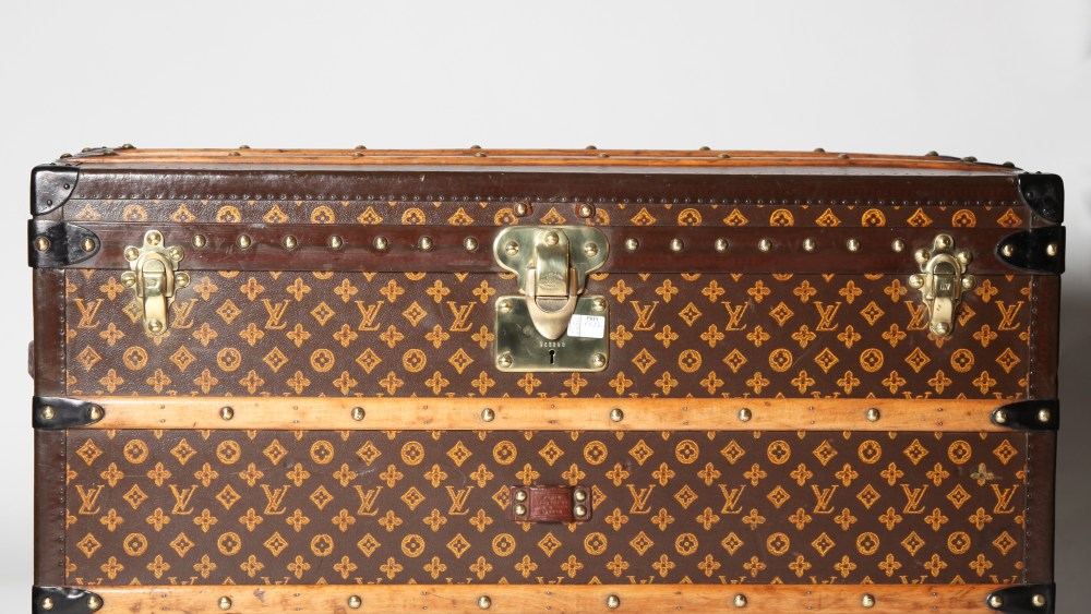Vintage Louis Vuitton trunk available on Resee