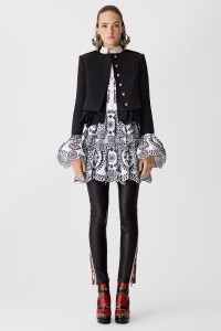 Alexander McQueen Resort 2017