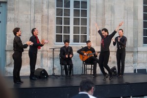 Flamenco dancers in the courtyard of the Picasso Museum