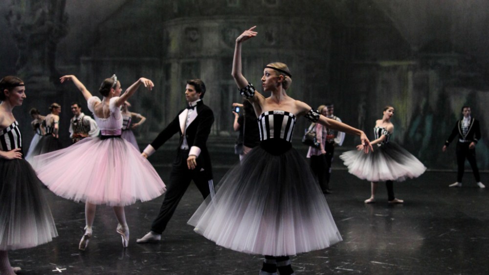 Karl Lagerfeld Unveils Costumes for Opéra Bastille
