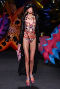 Moschino Resort 2017