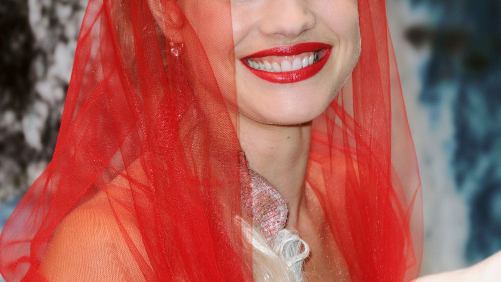 natalia vodianova red dress love ball