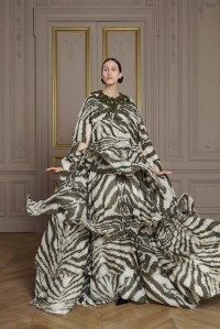 Giles Deacon Couture Fall 2016