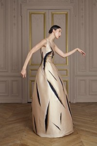 Giles Deacon Couture Fall 2016