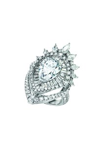 A ring from the Ritz Paris par Tasaki collection.