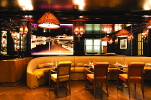 The Ritz Bar features bistro dining all day