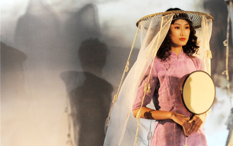 Alibaba Unites With Suzhou Museum for Fashion Show, Taobao Online Sale