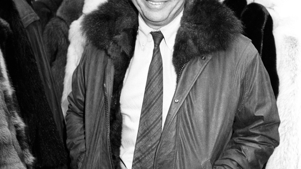 Fred Schwartz, 'Fred the Furrier' and Philanthropist, Dies at 84