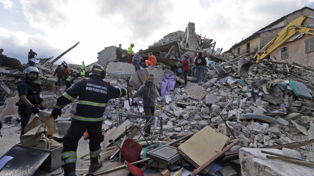 Earthquake hits central Italy