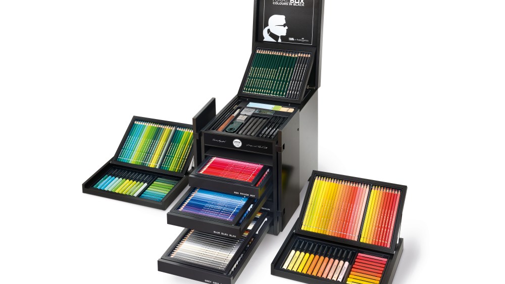 Karlbox containing 350 tools for drawing and painting