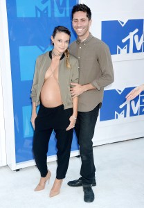 VMA 2016 Laura Perlongo Neve Schulman