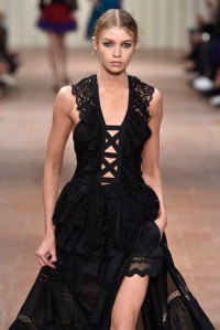 Alberta Ferretti RTW Spring 2017