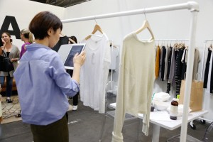 A buyer at LNA's booth.