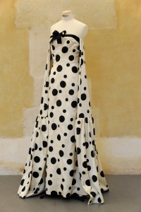 Balenciaga evening dress in Dalmatian silk satin, Summer 1964.