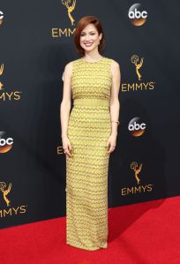 Ellie Kemper in Jenny Packham Emmy Awards 2016
