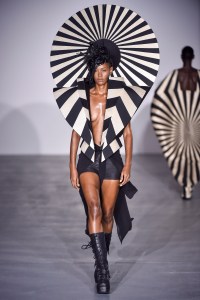 Gareth Pugh RTW Spring 2017