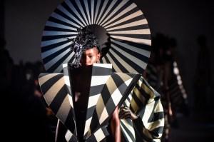 Gareth Pugh RTW Spring 2017 Details