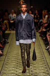 Burberry September 2016 Buy-Now Seasonless Show