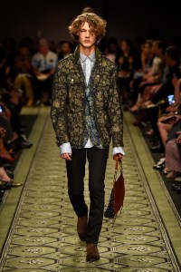 Burberry September 2016 Buy-Now Seasonless Show