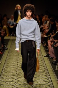 Burberry September 2016 Buy-Now Seasonless Show