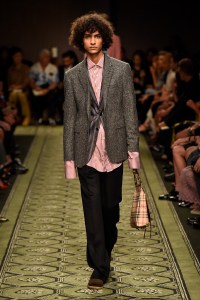 Burberry September 2016 Buy-Now Seasonless Show