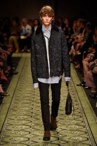 Burberry September 2016 Buy-Now Seasonless Show