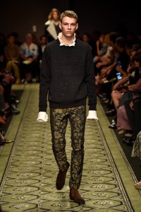 Burberry September 2016 Buy-Now Seasonless Show