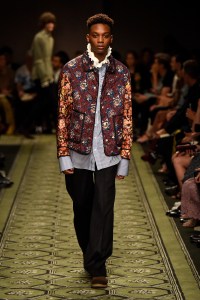 Burberry September 2016 Buy-Now Seasonless Show