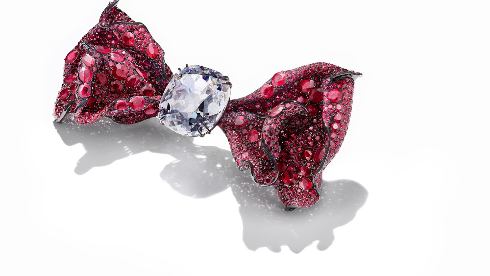 A ribbon brooch from Cindy Chao The Art Jewel's 2016 Masterpiece XV collection