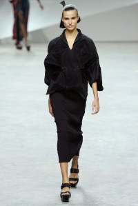 Issey Miyake RTW Spring 2017