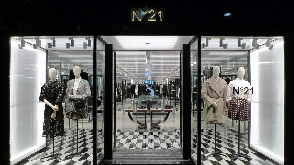 No. 21 Opens First Boutique in Hong Kong