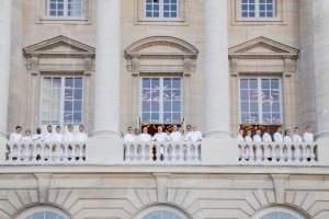 Alain Ducasse and his team on the balconies of Ore.