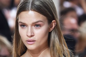 Beauty at Oscar de la Renta RTW Spring 2017