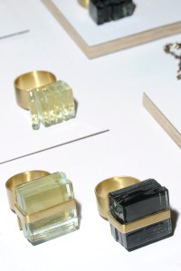 Glass rings by Rosa Mendez Première Classe Bijorhca