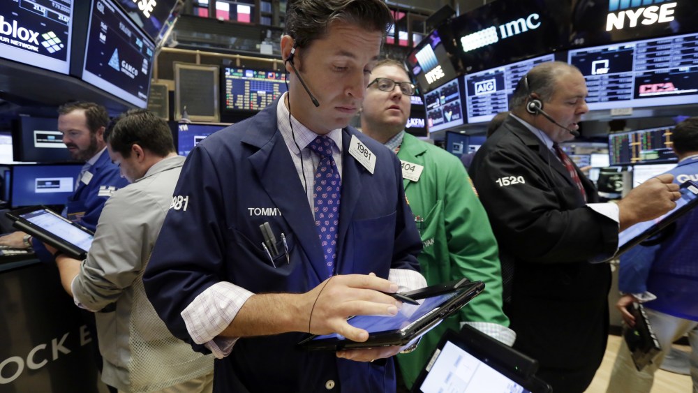 wall street traders dow jones industrial average