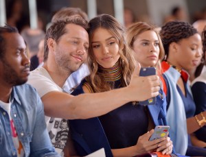 Derek Blasberg and Jessica Alba in the Front Row at Tory Burch RTW Spring 2017