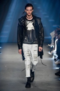 Versus RTW Spring 2017