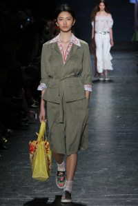 Vivienne Tam RTW Spring 2017
