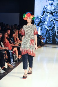 Jajaka by Ivan Gunawan RTW Spring 2017