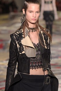 Alexander McQueen RTW Spring 2017
