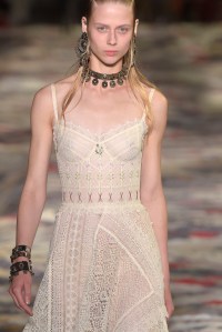 Alexander McQueen RTW Spring 2017
