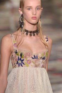 Alexander McQueen RTW Spring 2017
