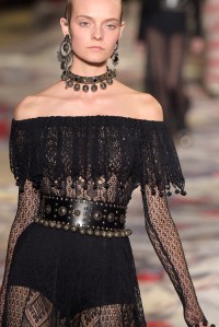 Alexander McQueen RTW Spring 2017