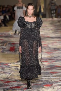 Alexander McQueen RTW Spring 2017