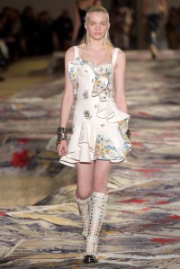 Alexander McQueen RTW Spring 2017