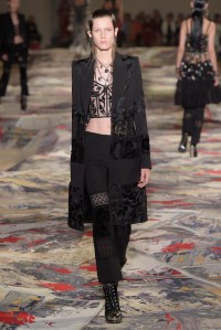 Alexander McQueen RTW Spring 2017